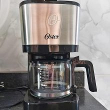 Cafeteira Oster Inox Compacta 0,75L