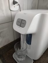 Purificador Electrolux de Água Gelada Fria e Natural Elétrico Compacto Eletronico placa Electrolux Filtro refil 6 meses ou 3000l Bivolt Branco PE15B